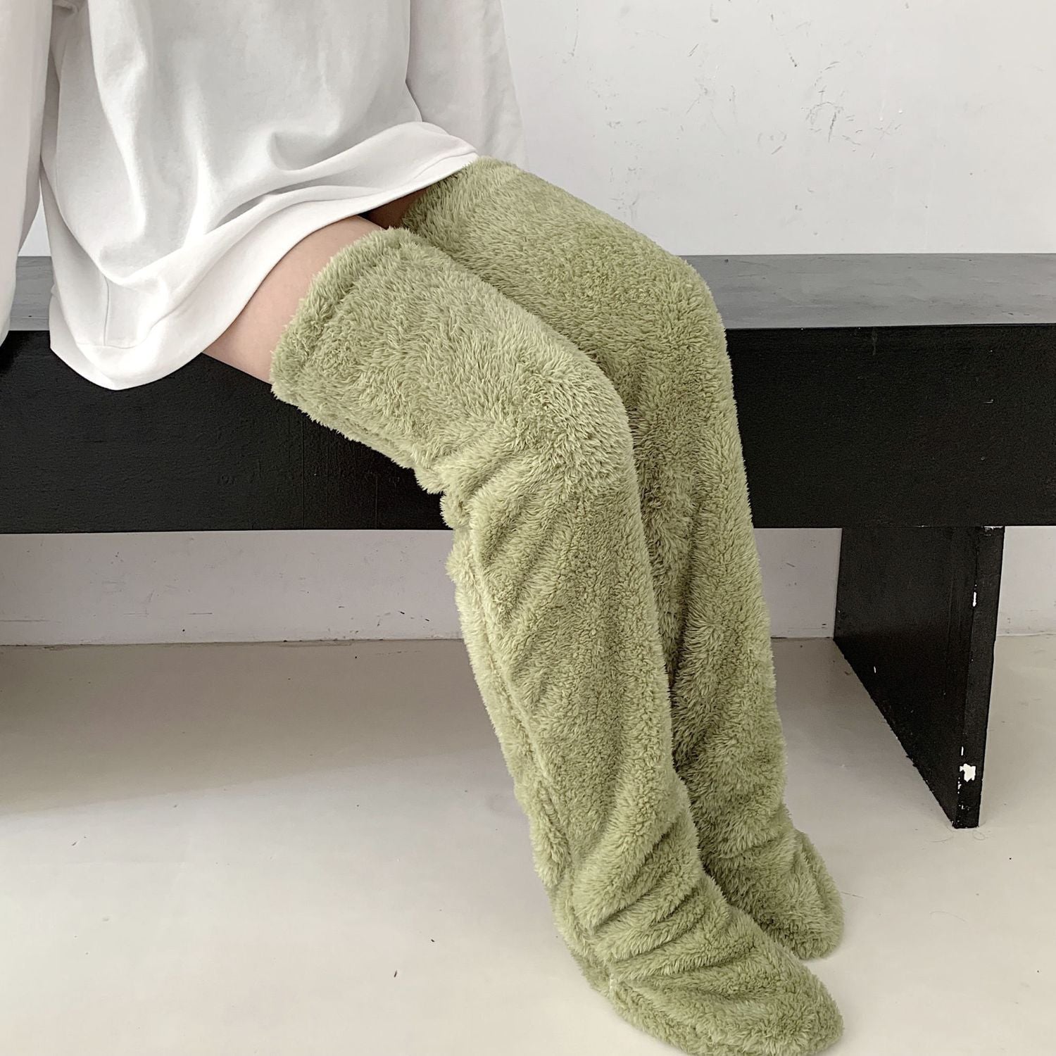 Women’s Over-the-Knee Fuzzy Socks – Warm Winter Knee-High Stockings for Home & Sleep